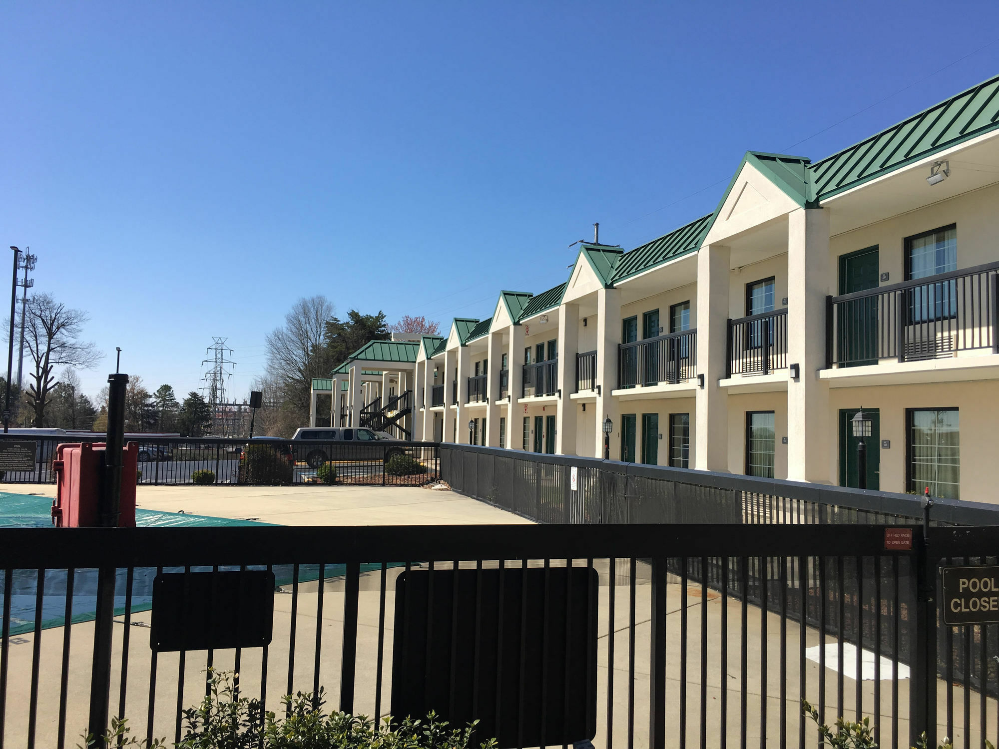 Quality Inn & Suites Hanes Mall Winston-Salem Exterior foto